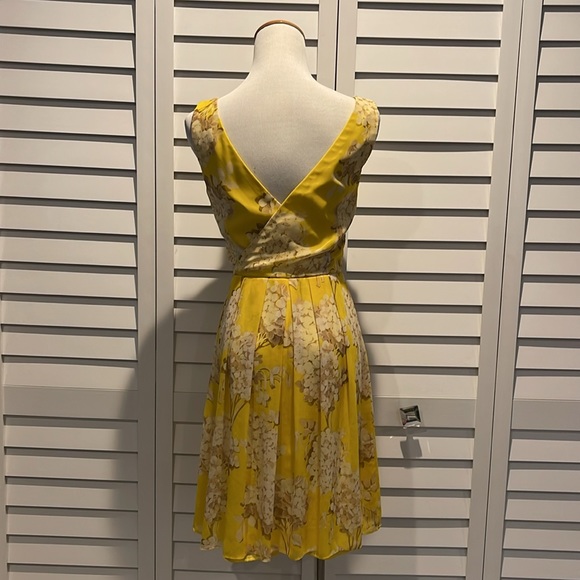 Trina Turk floral lined Dress in a beautiful yellow/ Tan printed fabric. - Picture 5 of 10
